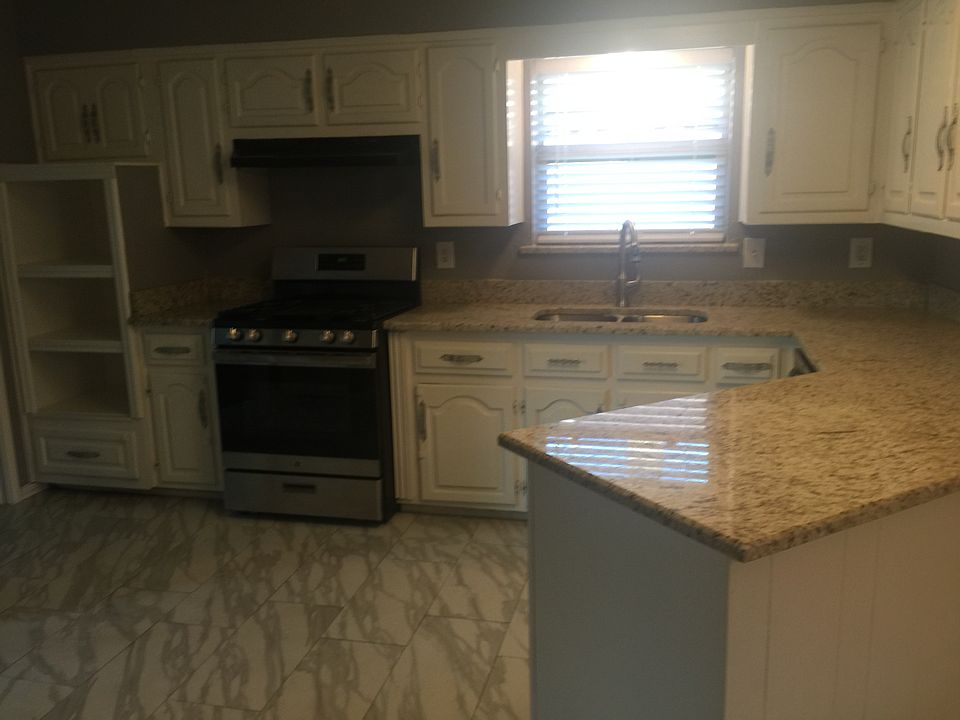 1st image of 2505 Stonemoss Dr