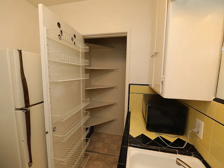 4225 V St #3 — Photo 8
