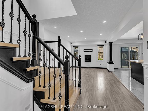 5th image of 58 Dahlia St