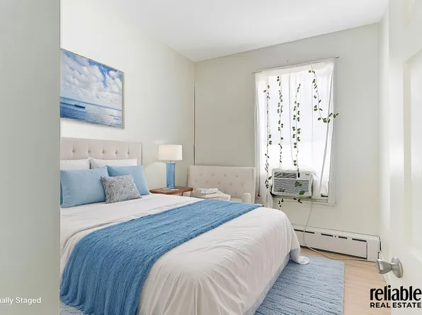 125 Neptune Avenue image 9 of 12