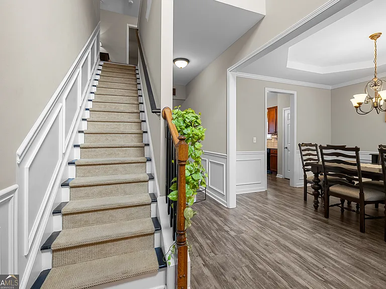77 Lakeshore Pkwy — Photo 18