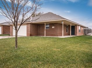 718 Prairie Ln, Dumas, TX 79029