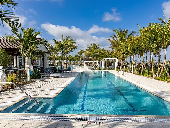 Avenir 2-Lane Lap Pool