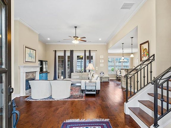 4th image of 8556 Woodland Rose Cir N