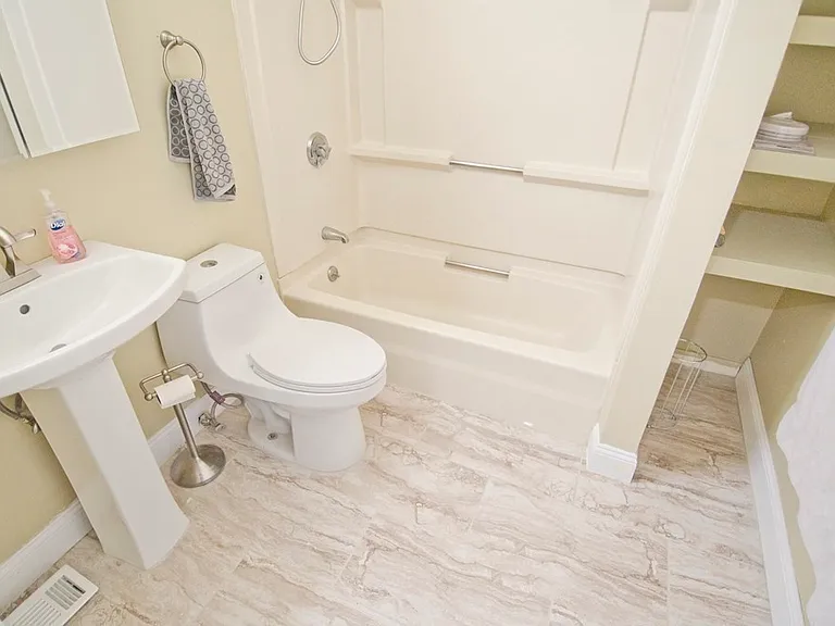 94 Florida St #1 — Photo 12