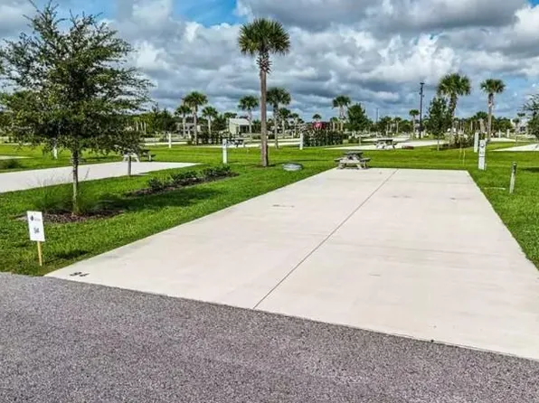94 Cedar Cir E, Lake Wales, FL 33898