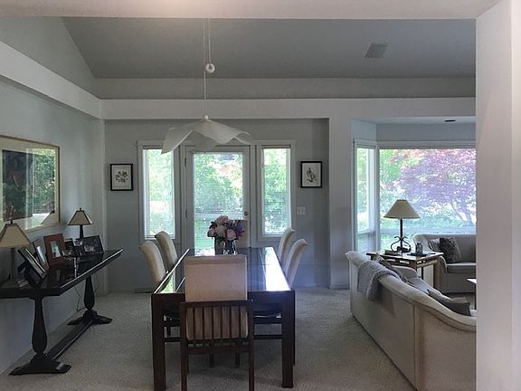 4th image of 7596 NE Meadowmeer Ln