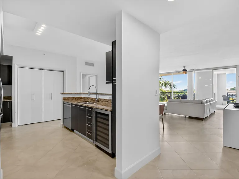 550 Okeechobee Blvd #423 — Photo 13