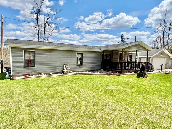 5774 White Pine Dr, Lewiston, MI 49756