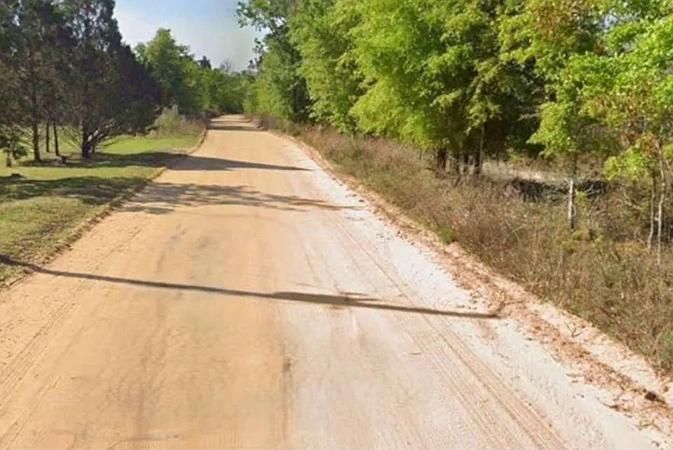 2nd image of 1844 Mount Cello Rd