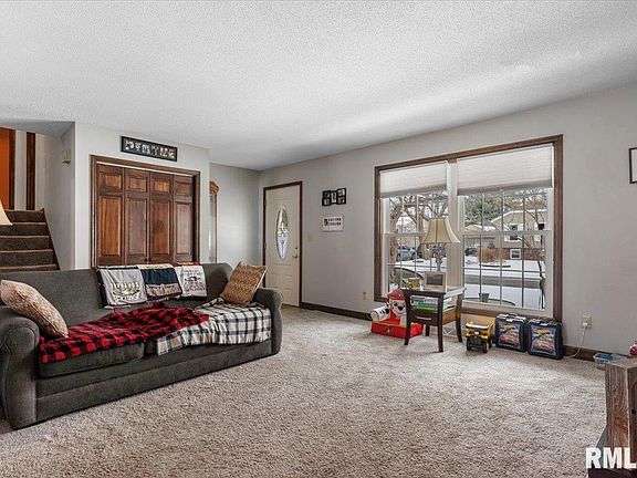 5th image of 631 Hackberry Rd