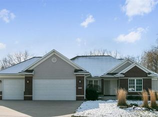 1070 Forest Edge Dr, Coralville, IA 52241