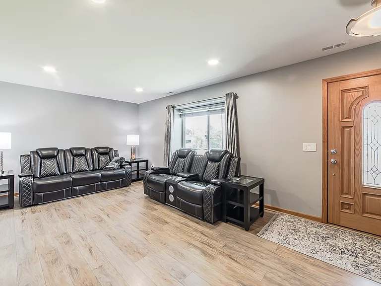 1034 Parkway Dr — Photo 20