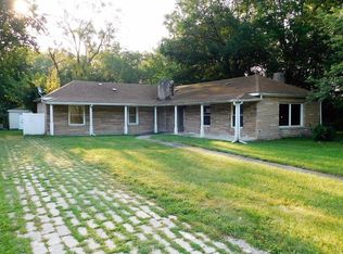 25 Sunset Rd, Merrillville, IN 46410