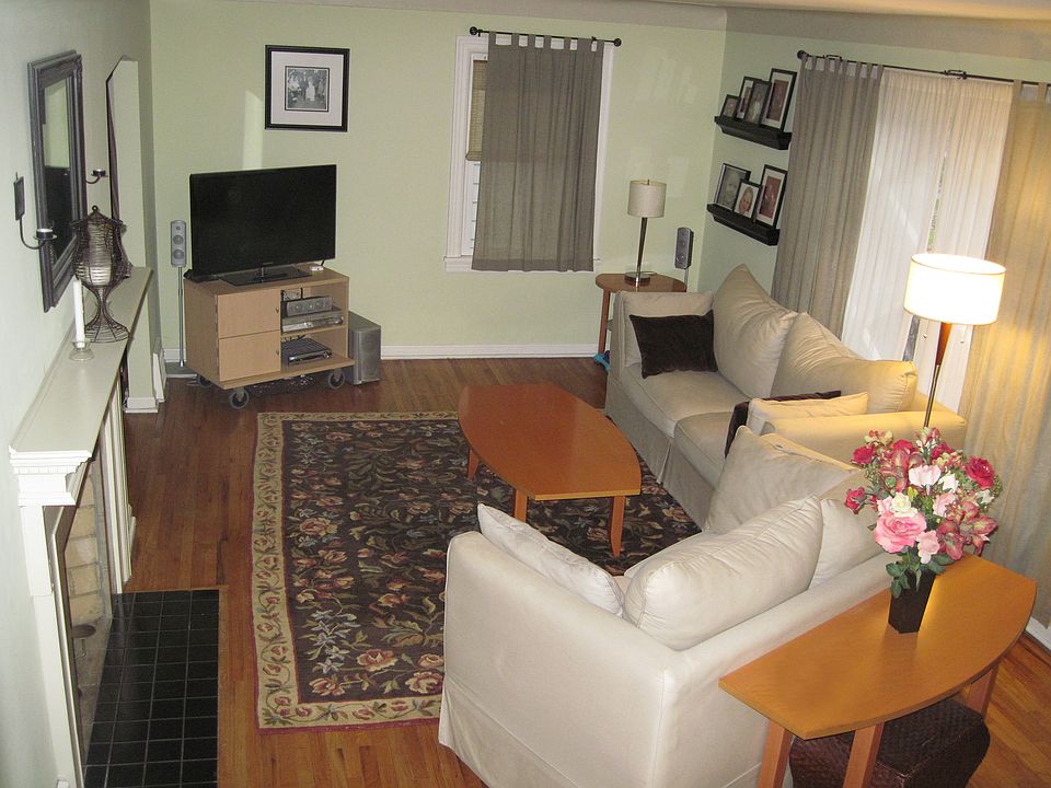 Living rm w/ wood floors