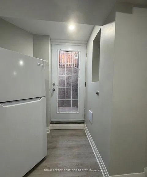 4468 Ashley Ave #BASEMENT — Photo 4