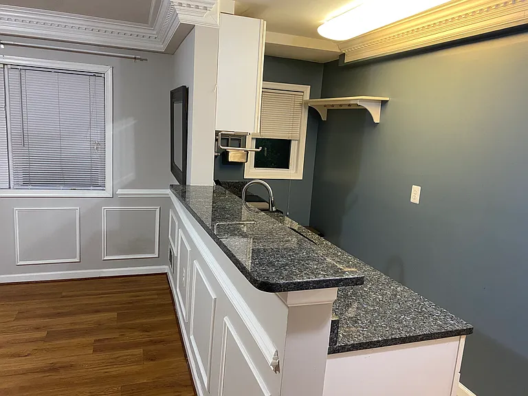 401 S Courthouse Rd #8 — Photo 7