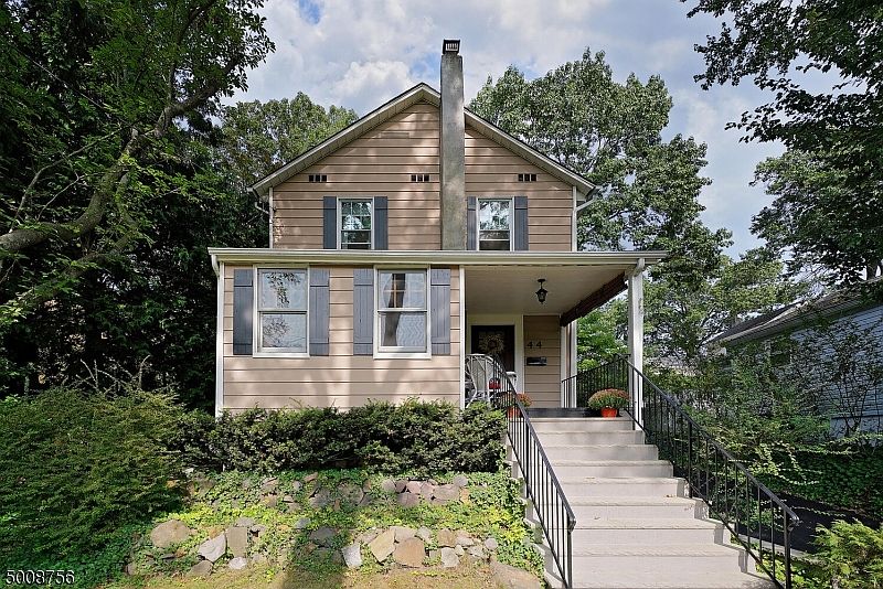 1st image of 44 Saint John Pl
