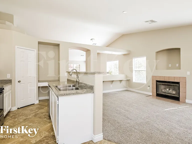 811 Mesa Pine Ct — Photo 9