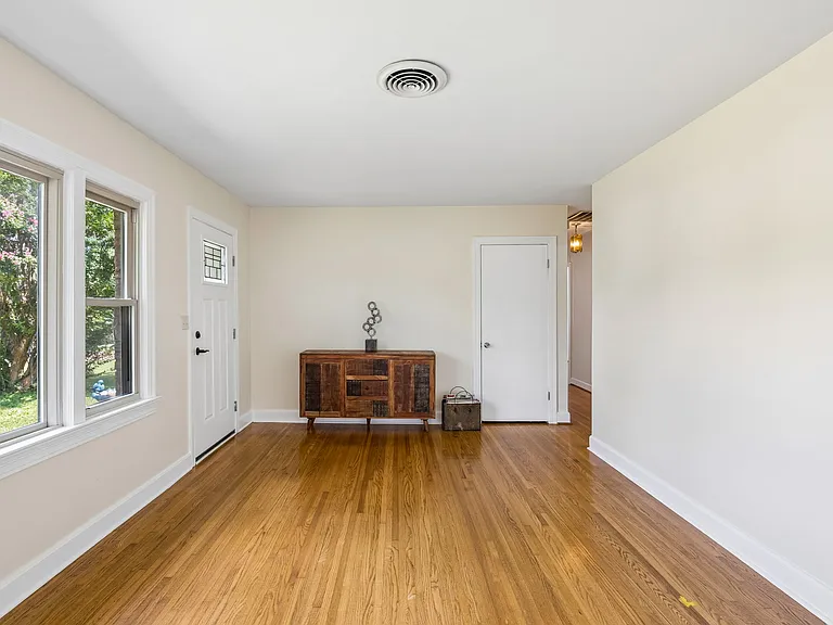 3317 Marcus Dr — Photo 9