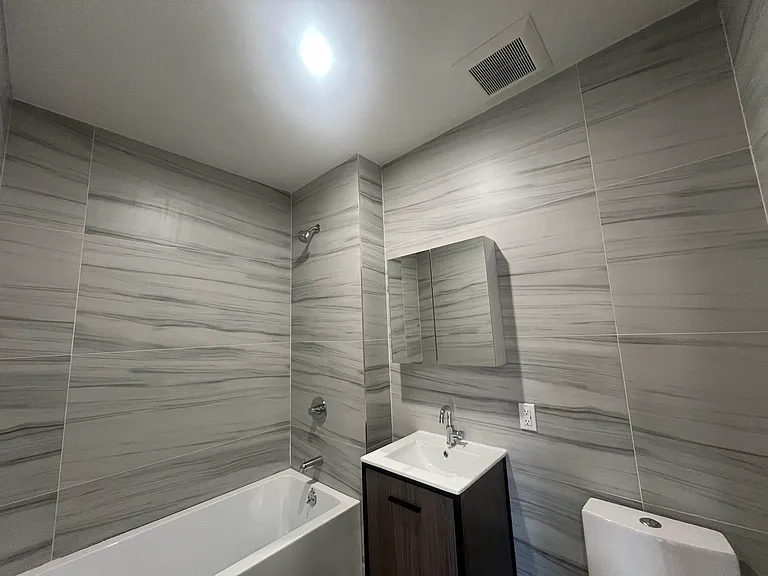 2909 Avenue D #1A — Photo 8