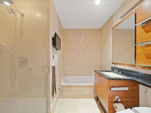 5th image of 120 Riverside Blvd Unit Penthouse