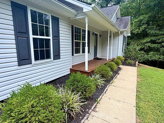 2nd image of 6000 Paternoster Ln