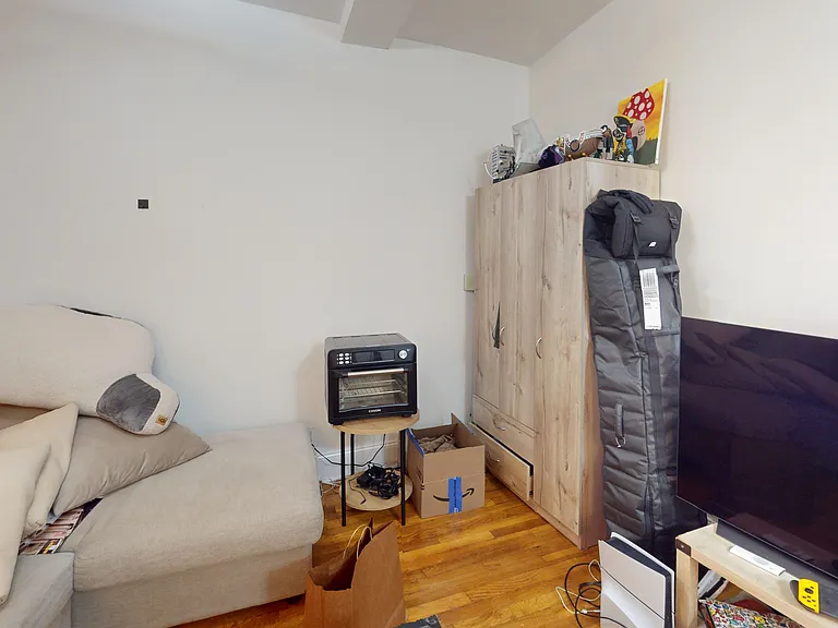 163 W 17th St #5J — Photo 8