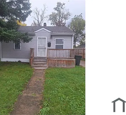 3622 Whitney Ave — Photo 1