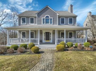 121 Scenic Dr W, Croton On Hudson, NY 10520