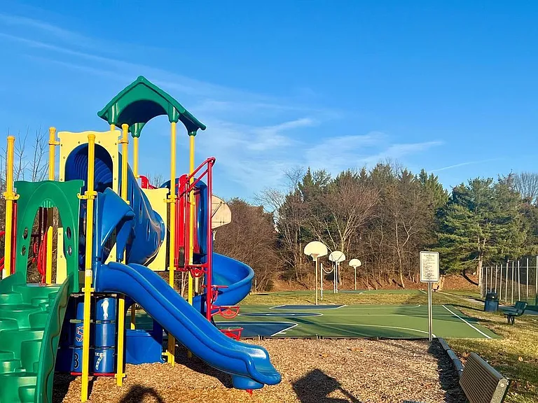 6008 Bingley Rd — Photo 32