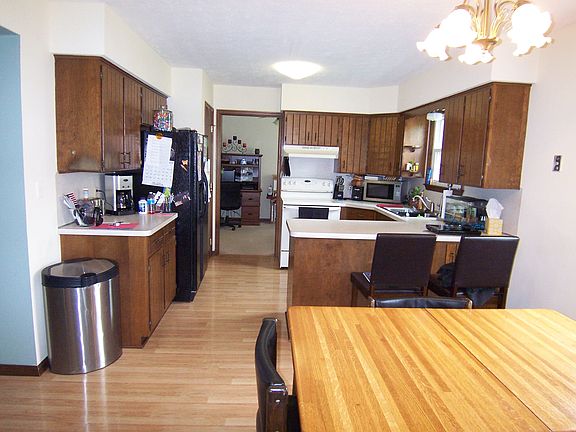3rd image of 1030 Fairfield Dr