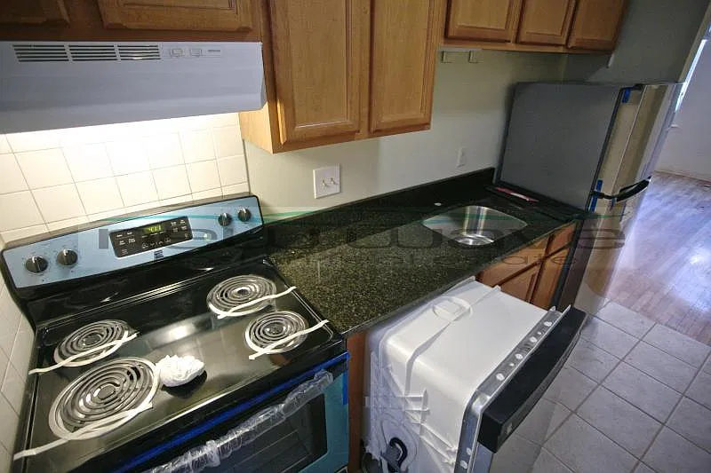 Studio, 500 sqft, $2,550 — Photo 4