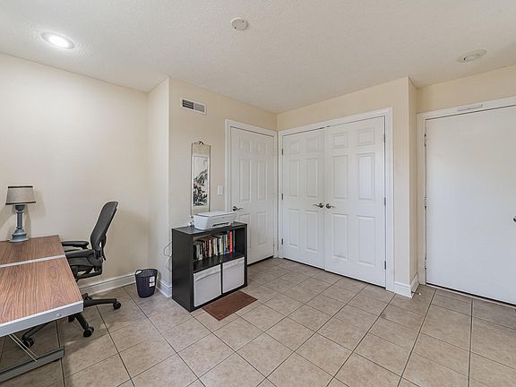3rd image of 1848 Northwest Blvd