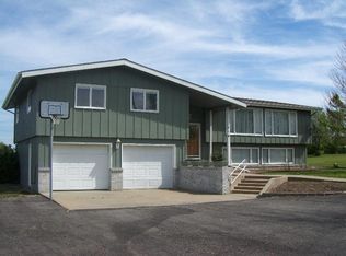 214 E Miller Rd, Iola, KS 66749