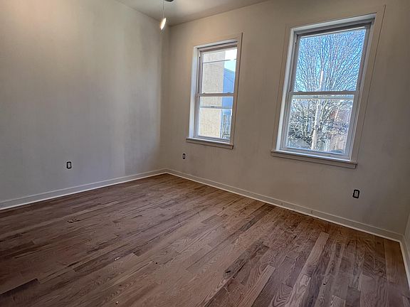 3rd image of 1930 W Girard Ave #1
