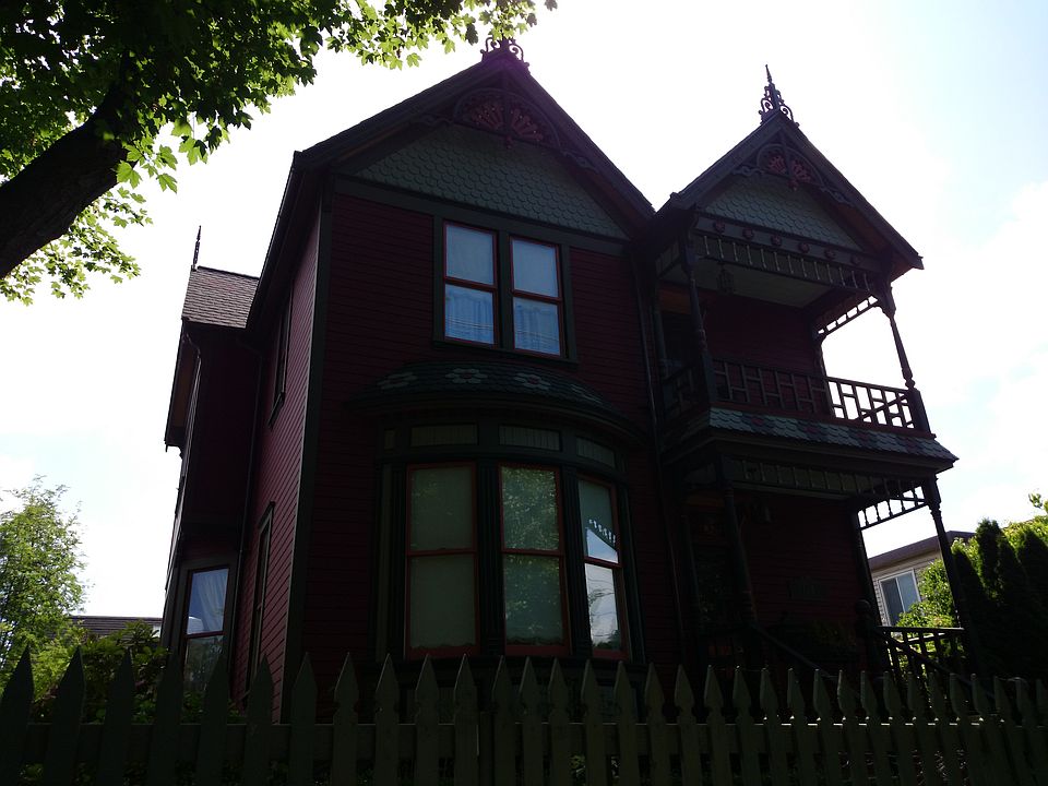 2nd image of 724 21st Ave