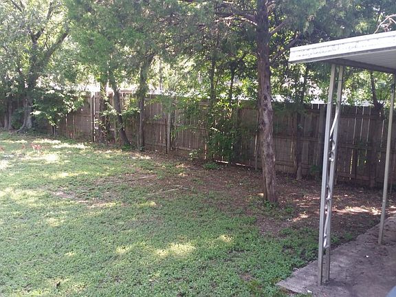 2nd image of 3727 Poinsettia Dr