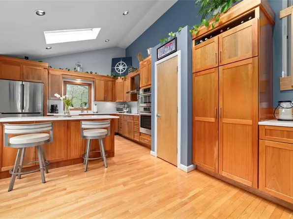 43 Gounod Rd, Westerly, RI 02891