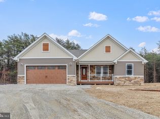 200 Wagon Trl, Berkeley Springs, WV 25411