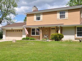 W287N8610 Center Oak Rd, Hartland, WI 53029