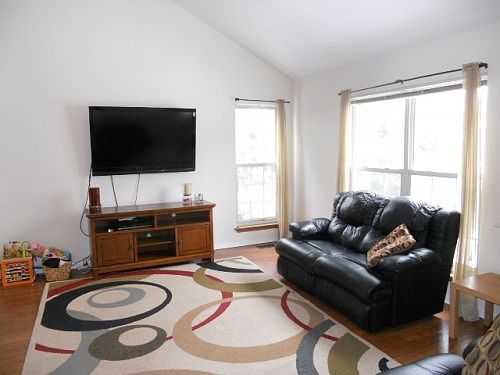 3rd image of 2888 Shelly Ln