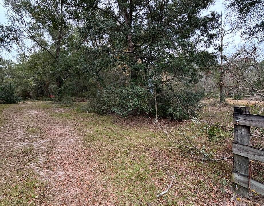 1st image of 687 SW GRAPE Street