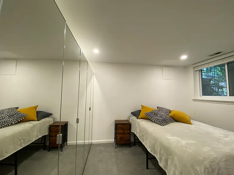 1327 Belmont St NW — Photo 42