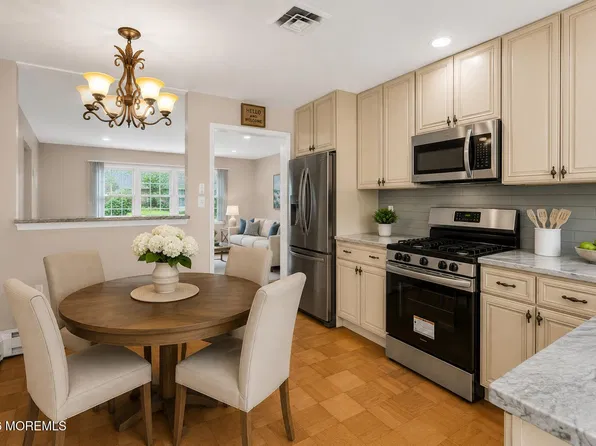 426A Chatham Court, Lakewood, NJ 08701
