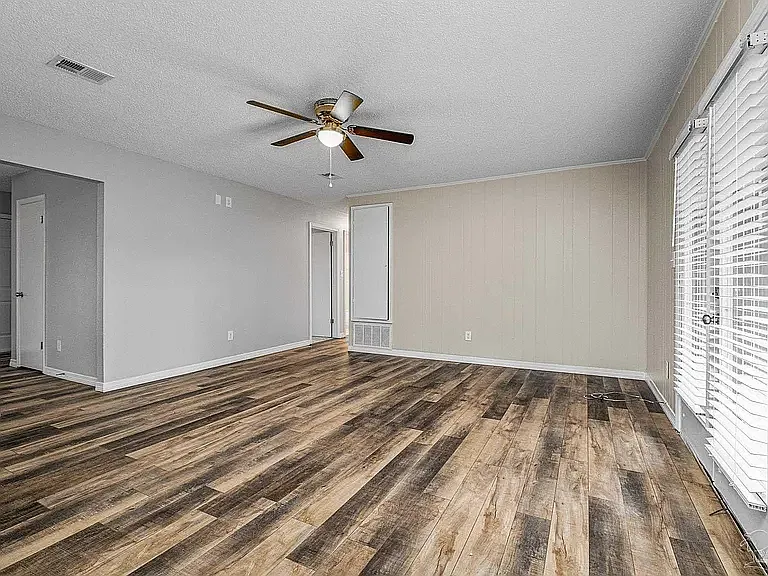 7056 Santa Barbara St — Photo 11