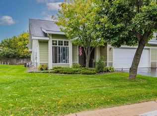 1416 Ravoux Ln, Chaska, MN 55318