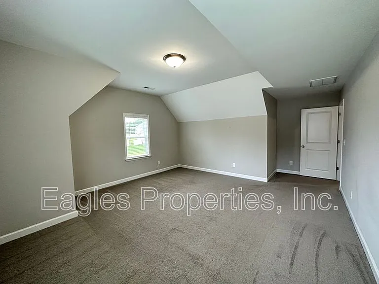 451 Fallingbrook Dr — Photo 13