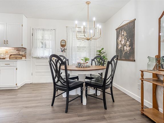 5th image of 905 Mimosa Ln