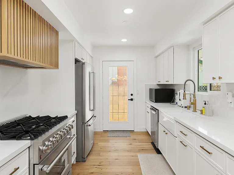 9461 Lotus Dr — Photo 6
